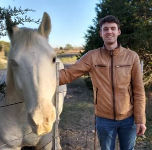 Meet your Posher, Leonel